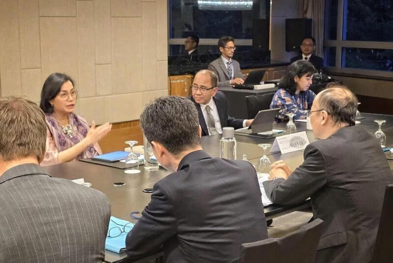 Menteri Keuangan Sri Mulyani saat Pertemuan Menteri Keuangan dan Gubernur Bank Sentral ASEAN (AFMGM) yang digelar di Kuala Lumpur, pada 9-10 April 2025.