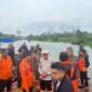 Sekretaris Daerah (Sekda) Provinsi Sulawesi Tenggara (Sultra), Drs. H. Asrun Lio, M.Hum., Ph.D., melakukan peninjauan langsung dampak banjir di Kabupaten Konawe Utara (Konut), Minggu (6/4/2025)