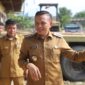 Bupati Yusran Akbar saat meninjau workshop, Seksi Peralatan, Dinas Pekerjaan Umum (PU) di Jalan 40 Kel Toriki, Kec Anggaberi, Kab Konawe, Senin (24/3/2025).