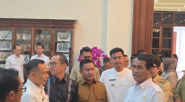 Bupati Konawe, H. Yusran Akbar, memaparkan potensi sektor pertanian Kabupaten Konawe sebagai pendukung program ketahanan pangan nasional, sekaligus menyelaraskannya dengan Visi Asta Cita Presiden Prabowo Subianto dan Wakil Presiden Gibran Rakabuming Raka. Hal ini disampaikan dalam pertemuan koordinasi dengan Menteri Pertanian RI, H. Andi Amran Sulaiman, di Jakarta, Selasa (29/4/2025). 