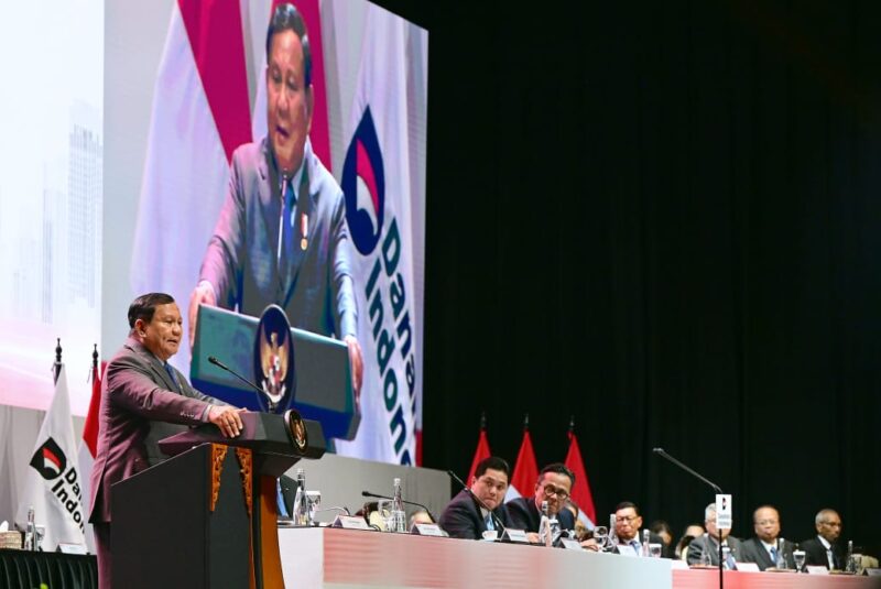 Presiden Prabowo Subianto memberikan arahan kepada 1.500 pimpinan BUMN dalam acara Town Hall Danantara Indonesia 2025, di Jakarta Convention Center (JCC) pada Senin, 28 April 2025