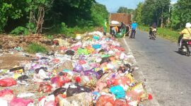Di balik tumpukan sampah yang sering dianggap sebagai masalah, tersimpan potensi ekonomi yang belum tergarap maksimal. Dinas Lingkungan Hidup (DLH) Kabupaten Konawe yakin bahwa dengan pendekatan yang tepat, sampah tidak hanya bisa dikelola, tetapi juga bisa menjadi sumber penghasilan bagi masyarakat. Optimisme ini bukan sekadar wacana, melainkan didukung oleh strategi terukur dan komitmen kuat dari pemerintah daerah. Rabu (30/4/2025)