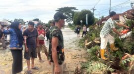 Pemerintah Kabupaten Konawe melalui Dinas Lingkungan Hidup (DLH) terus memperkuat komitmennya dalam meningkatkan kebersihan dan keindahan Kota Unaaha sebagai ibu kota kabupaten. Upaya ini dilakukan untuk meraih Penghargaan Adipura, sebuah penghargaan bergengsi bagi daerah dengan tata kelola lingkungan yang baik. 