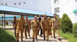 Bupati Konawe, H. Yusran Akbar, melakukan inspeksi mendadak (sidak) ke Rumah Sakit Umum Daerah (RSUD) Konawe guna memastikan kualitas pelayanan kesehatan bagi masyarakat, Selasa (8/4/2025)