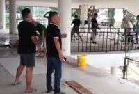 Wakil Bupati Konawe, H. Syamsul Ibrahim, menyempatkan diri meninjau langsung progres renovasi Rumah Adat Laikambuu di kompleks pemakaman Permaisuri Raja Lakidende, di Unaaha, Kabupaten Konawe, Minggu (27/4/2025). Kunjungan ini dilakukan usai  menghadiri perayaan Hari Ulang Tahun (HUT) ke-61 Provinsi Sulawesi Tenggara (Sultra) di Kolaka.  