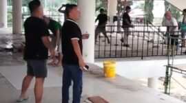 Wakil Bupati Konawe, H. Syamsul Ibrahim, menyempatkan diri meninjau langsung progres renovasi Rumah Adat Laikambuu di kompleks pemakaman Permaisuri Raja Lakidende, di Unaaha, Kabupaten Konawe, Minggu (27/4/2025). Kunjungan ini dilakukan usai  menghadiri perayaan Hari Ulang Tahun (HUT) ke-61 Provinsi Sulawesi Tenggara (Sultra) di Kolaka.  