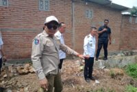 Wakil Bupati Konawe, H. Syamsul Ibrahim, melakukan peninjauan langsung terhadap kondisi Gedung Kwartir Cabang (Kwarcab) Gerakan Pramuka Kabupaten Konawe yang direncanakan akan direhabilitasi dalam waktu dekat. Kunjungan ini dilakukan pada Rabu pagi (30/4/2025), sebagai langkah awal pemerintah daerah dalam mendukung revitalisasi fasilitas kepramukaan yang dinilai kurang memadai.