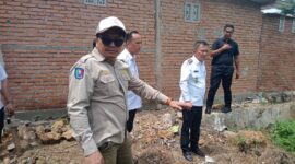 Wakil Bupati Konawe, H. Syamsul Ibrahim, melakukan peninjauan langsung terhadap kondisi Gedung Kwartir Cabang (Kwarcab) Gerakan Pramuka Kabupaten Konawe yang direncanakan akan direhabilitasi dalam waktu dekat. Kunjungan ini dilakukan pada Rabu pagi (30/4/2025), sebagai langkah awal pemerintah daerah dalam mendukung revitalisasi fasilitas kepramukaan yang dinilai kurang memadai.