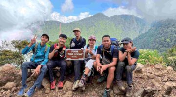 Enam Pendaki dari Empat Daerah Sukses Tuntaskan Pendakian Ekstrem Gunung Salak via Jalur Ajisaka