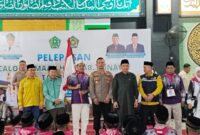 Suasana haru-biru menyelimuti halaman Masjid Babusalam Unaaha, Sabtu (24/5/2025), saat Bupati Konawe Yusran Akbar, ST melepas 147 calon jemaah haji asal Kabupaten Konawe yang akan menunaikan rukun Islam kelima di Tanah Suci.