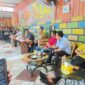 Kapolres Konawe, AKBP Noer Alam, menggelar pertemuan informal dengan sejumlah awak media di salah satu kedai kopi di Unaaha, Jumat (9/5/2025). 

Acara bertajuk 