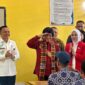Tokoh perlindungan anak nasional, Prof. Dr. Seto Mulyadi, M.Si., Psikolog, atau yang akrab disapa Kak Seto, mengunjungi SMPN 1 Unaaha, Kabupaten Konawe, Sulawesi Tenggara, Kamis (8/5/2025), untuk memantau pelaksanaan Program Makan Bergizi Gratis (MBG). Kehadirannya disambut antusias oleh Bupati Konawe, H. Yusran Akbar, ST, serta siswa dan guru.