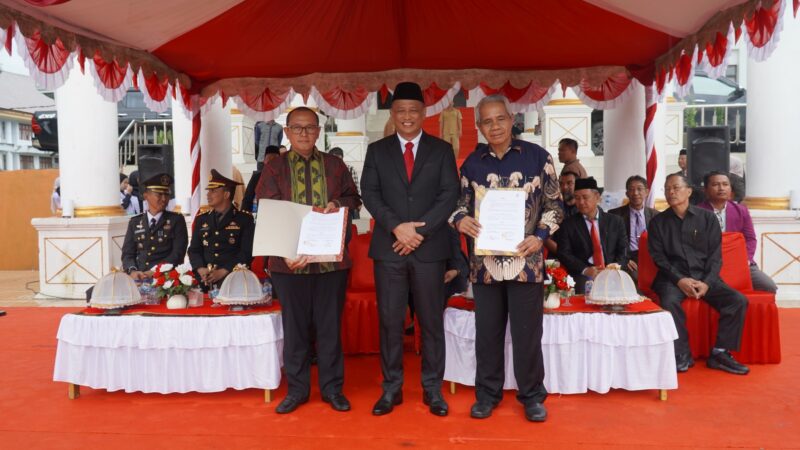 Momentum peringatan Hari Kebangkitan Nasional (Harkitnas) ke-117 di halaman Kantor Bupati Konawe menjadi saksi sejarah penandatanganan Nota Kesepahaman (MoU) kerja sama beasiswa pendidikan antara PT SCM Routa Muo dan Universitas Lakidende, Senin (20/5/2025).