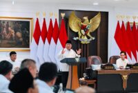Presiden Prabowo mengungkapkan pengakuan dari dunia internasional atas keberhasilan Indonesia dalam bidang ketahanan pangan. Hal tersebut disampaikan oleh Kepala Negara saat memberikan pengantar Sidang Kabinet Paripurna di Ruang Sidang Kabinet, Istana Kepresidenan, Jakarta, pada Senin (5/5/2025).