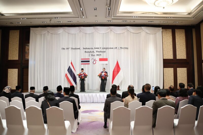 Menteri Luar Negeri Republik Indonesia, Sugiono, bersama Menteri Luar Negeri Thailand, Maris Sangiampongsa, memimpin bersama (co-chair) pertemuan Joint Commission for Bilateral Cooperation (JCM) ke-10 di Bangkok, Thailand (2/5/2025).