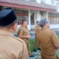 Bupati Konawe, H. Yusran Akbar, ST, tinjau langsung  kondisi gedung perkantoran SKPD di Kompleks Pemda Konawe, Selasa (24/6/2025). Kunjungan ini untuk memastikan kualitas infrastruktur sekaligus merancang langkah perbaikan untuk mendukung efektivitas pelayanan publik.  