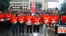 Harmoni antara kekuatan pertahanan dan penegakan hukum kembali dipertegas dalam momentum pembukaan Bhayangkara Sport Day di Lapangan Bhayangkara, Jakarta Selatan, Sabtu (21/6/2025). 
