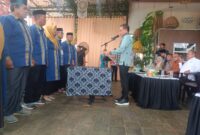 Bupati Konawe, H. Yusran Akbar, ST, secara resmi melantik Pengurus Musyawarah Kerja Kepala Sekolah (MKKS) SMP Kabupaten Konawe masa bakti 2025-2029 dalam sebuah acara yang penuh semangat di Agra Wisata, Pondidaha, Minggu (1/6/2025). Dalam kesempatan tersebut, ia juga membuka Rapat Kerja MKKS SMP dengan tema 