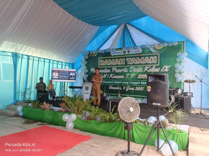 Sebanyak 241 siswa Madrasah Tsanawiyah Negeri 1 (MTsN 1) Konawe resmi diwisuda dalam acara Penamatan Kelas IX TP 2024/2025 yang berlangsung khidmat, Selasa (3/6/2025). Bupati Konawe, H. Yusran Akbar, ST, hadir sebagai motivator sekaligus alumni yang memberikan semangat khusus bagi para lulusan.