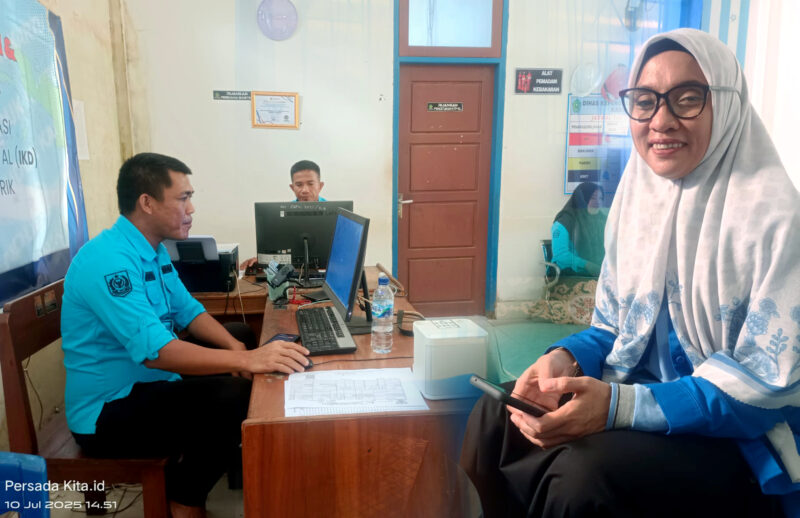 Dukcapil Kabupaten Konawe terus memperluas jangkauan pelayanan ke daerah-daerah terpencil. Plt. Kepala Dinas, Andi Tendri Rawe Lasandara, SE MSi, menyatakan bahwa pihaknya aktif mendatangi wilayah terluar, salah satunya Kecamatan Soropia, untuk memastikan masyarakat mendapatkan layanan administrasi kependudukan secara mudah dan cepat, Kamis (10/7/2025)