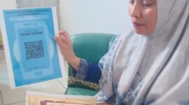 Plt. Kepala Disdukcapil Konawe, Andi Tenri Rawe Lasandara, SE, M.Si, menjelaskan detail sistem integrasi digital pelayanan berbasis QR Code dan WhatsApp yang baru, Kamis (31/7/2025)