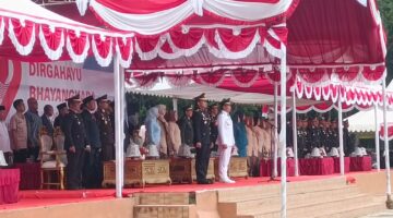 Bupati Konawe, H. Yusran Akbar ST, didampingi Kapolres Konawe, AKBP Noer Alam, S.IK, memimpin upacara peringatan Hari Bhayangkara ke-79 di Lapangan Upacara Pemda Konawe, Sulawesi Tenggara, Selasa (1/7/2025)