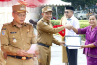 Bupati Konawe H Yusran Akbar, ST Pimpin Upacara Peringatan Hari Koperasi ke-78 Tingkat Kabupaten Konawe dihadiri oleh sejumlah pejabat teras daerah termasuk Kapolres Konawe, Sekretaris Daerah (Sekda) Konawe, serta seluruh jajaran Organisasi Perangkat Daerah (OPD) Pemkab Konawe, di Lapangan Upacara Pemda Konawe, Senin (14/7/2025).