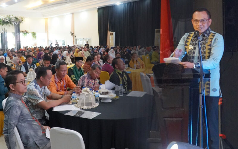 uasana Hotel Nugraha pagi itu penuh dengan harapan dan tekad. Di hadapan ratusan tamu undangan, bupati Konawe, H. Yusran Akbar ST, secara resmi membuka Musyawarah Perencanaan Pembangunan Daerah (Musrenbang) RPJMD Kabupaten Konawe 2025-2029, Kamis (24/7/2025).
