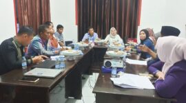 PMI Konawe menggelar Raker yang dipimpin langsung Ketua PMI Konawe, Hj. Sarnina Yusrin Usbar (SYU), di Markas PMI Konawe, Kamis (10/7/2025). Dihadiri oleh Wakil Ketua PMI, dr. H. M. Agus Lahida, MMR, Sekretaris Sri Ujiatin Lasahari, SKM, MM, serta seluruh pengurus PMI Konawe sebagai momentum penting untuk menyusun strategi penguatan pelayanan kemanusiaan.