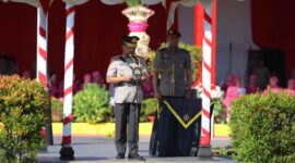 Pembukaan Pendidikan Bintara Polri 2025: Kapolda Sultra Irjen Pol Didik Agung Widjanarko memberikan sambutan dalam upacara pembukaan Pendidikan Bintara Polri 2025 di SPN Polda Sultra, Desa Anggotoa, Kecamatan Wawotobi, Kabupaten Konawe, Rabu (30/7/ 2025)