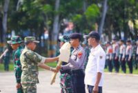 Pembukaan TMMD ke-125 TA 2025 resmi digelar di halaman Kantor Bupati Konawe, Rabu (23/7/2025). Upacara dipimpin langsung oleh Bupati Konawe, H. Yusran Akbar, ST, sebagai inspektur upacara, kegiatan ini mengusung tema “Sinergi Lintas Sektoral Mewujudkan Kemanunggalan TNI-Rakyat Semakin Kuat”.