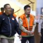 Drama penangkapan Bupati Kolaka Timur (Koltim), Abdul Azis, berakhir dengan penetapannya sebagai tersangka oleh Komisi Pemberantasan Korupsi (KPK), Kamis (7/8/2025)