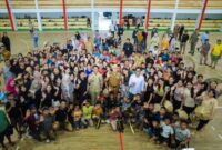 Gubernur Sultra, Mayjen TNI (Purn) Andi Sumangerukka, secara langsung meninjau latihan tim penari di Gelanggang Olahraga Dinas Kepemudaan dan Olahraga Provinsi Sultra, Selasa (12/8/2025). Kunjungan ini dilakukan untuk memastikan kesiapan tim, mulai dari perlengkapan hingga rencana keberangkatan ke Jakarta.
