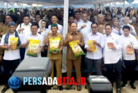 Di tengah tekanan inflasi dan kenaikan harga bahan pokok, Kadin Indonesia bersama Kemendagri, BPN, dan Pemprov Sultra meluncurkan solusi nyata: Gerakan Pangan Murah, yang digelar di Kendari, 26 Agustus 2025.
