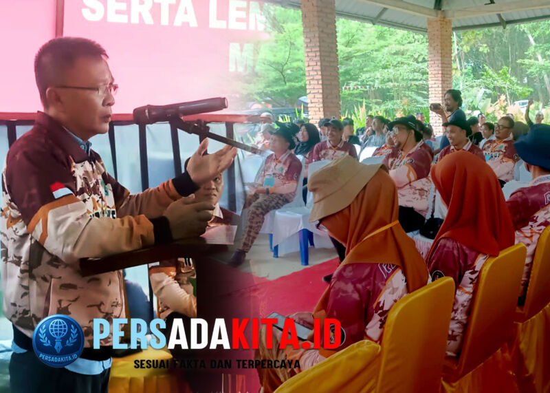 H. Syamsul Ibrahim, SE, MSi (Kakwarcab Pramuka Konawe) menyampaikan arahan dalam acara penutupan retret di Argawana Camp: Kakwarcab Pramuka Konawe, H. Syamsul Ibrahim, memberikan arahan strategis kepada 140 pengurus dalam penutupan retret masa bakti 2025–2030.