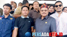 Ketua Komisi III DPRD Konawe, Ginal Sambari, saat memberikan keterangan pers usai  Rapat Dengar Pendapat dengan Pemda terkait pengangkatan honorer menjadi PPPK paruh waktu.