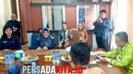 Wakil Bupati Syamsul Ibrahim saat pemaparan bersama Tim Ekspedisi Patriot 2025: Wakil Bupati Konawe, H. Syamsul Ibrahim, SE., MSi., menerima audiensi dari Tim Ekspedisi Patriot 2025 di ruang kerjanya, Kamis (4/9/2025). Pertemuan ini menandai komitmen kuat pemerintah daerah dalam mendukung transformasi kawasan transmigrasi.