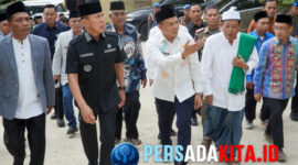 Gubernur Sulawesi Tenggara, Mayjen TNI (Purn) Andi Sumangerukka didampingi Bupati Konawe H Yusran Akbar, ST., dan Wakil Bupati H Syamsul Ibrahim, SE, MSi, jajaran Forkopimda, turun langsung ke Pondok Pesantren Al-Ikhlas di Desa Amberi, Kecamatan Lambuya, Kabupaten Konawe, Kamis (25/9/2025).