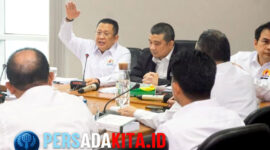 Bambang Soesatyo (kiri) berdiskusi intens dalam rapat Tim Perumus RUU KADIN di Jakarta, Senin (29/9/2025). Mereka menyusun strategi percepatan revisi UU KADIN agar masuk Prolegnas 2026