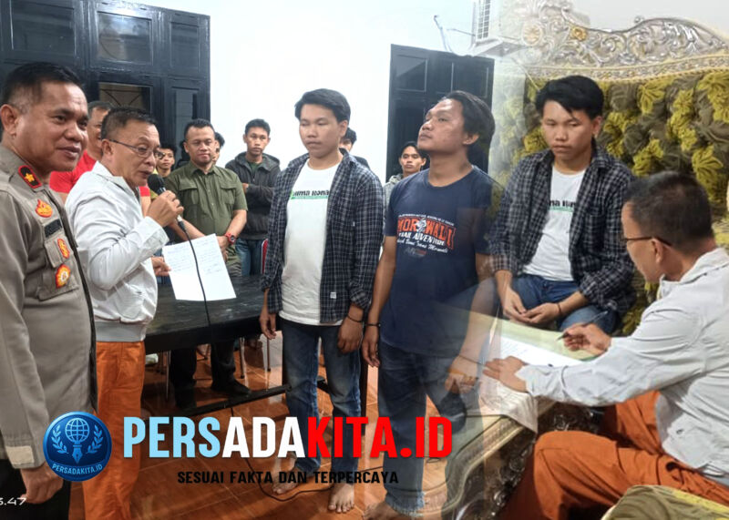 Wabup Konawe menandatangani dan penyerahan berita acara disaksikan mahasiswa dan Forkopimda: Sejarah dicatat! Wabup Konawe, H. Syamsul Ibrahim, menandatangani kesepakatan lahirnya Perda Beasiswa yang digagas mahasiswa. Malam yang membuka jalan menuju pendidikan adil di Rujab Bupati Konawe, Minggu malam (31/8/2025)