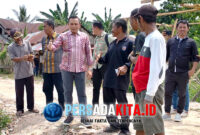 Momen Bupati Yusran Akbar (tengah), menyampaikan instruksi 