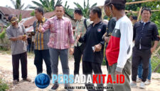 Momen Bupati Yusran Akbar (tengah), menyampaikan instruksi 