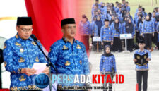 Bupati Konawe H. Yusran Akbar membacakan sambutan Ketua Umum DPN KORPRI pada upacara HUT ke-54 di Lapangan Pemda Konawe.