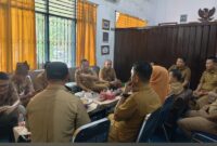Bupati Konawe H. Yusran Akbar, ST., memberikan pengarahan dan motivasi kepada seluruh jajaran Dinas Pendidikan dan Kebudayaan Kabupaten Konawe, Selasa (23/12/2025).