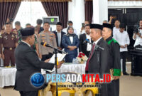 Jemi Syafrul Imran mengucapkan sumpah jabatan: Jemi Syafrul Imran, S.E., dengan khidmat mengucapkan sumpah/janji sebagai Anggota PAW DPRD Konawe, disaksikan seluruh pimpinan dan undangan.