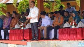 Bupati Konawe, H. Yusran Akbar, menyampaikan apresiasi dan lima pesan strategisnya kepada ratusan Kepala Desa yang hadir dalam apel.