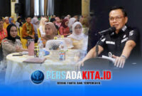 Bupati Konawe H. Yusran Akbar, S.T., didampingi Ibu Bupati Hj. Hania, S.Pd., M.Pd., Gr., dan PLT Asisten III Mudarman, S.Sos., M.Si., memberikan sambutan dalam Sosialisasi Edukasi Gizi dan PHBS di Hotel Grand Nugraha Unaaha, Kamis (12/2/2026).