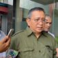 Kepala Dinas Komunikasi dan Informatika Kabupaten Konawe, Drs. H. Akib Ras, M.Si, saat memberikan keterangan pers terkait layanan Call Center 112 di sela acara Uji Kompetensi Wartawan PWI Konawe di Hotel Nugraha, Unaaha. 