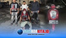 Tim URC Satreskrim Polres Konawe dipimpin AIPTU Supahmil tangkap pelaku curanmor di Unaaha. Pelaku R (22) tertunduk di depan unit Honda Scoopy DT 6857 AA