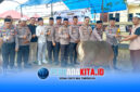 Kapolres Konawe AKBP Noer Alam (tengah) bersama Wakapolres dan pejabat utama saat melepas hewan kurban sapi bantuan Kapolri di Lapangan Satpas Polres Konawe, Rabu (27/5/2026).